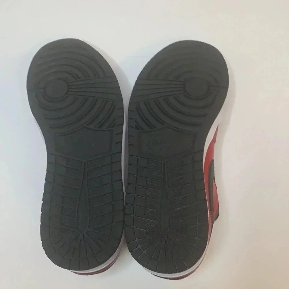 Jordan 1 Low Reverse Bred Sneakers Gym 9.5 New